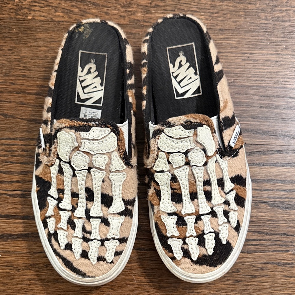Vans Kids Skeleton Print Slip-On Sneakers - Brown and Black